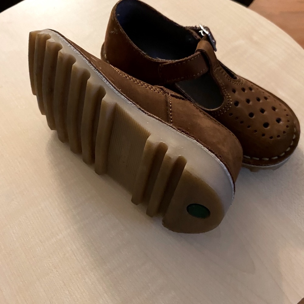 Brown Mary-Jane shoes